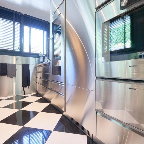 Beispiel Edelstahl Küche