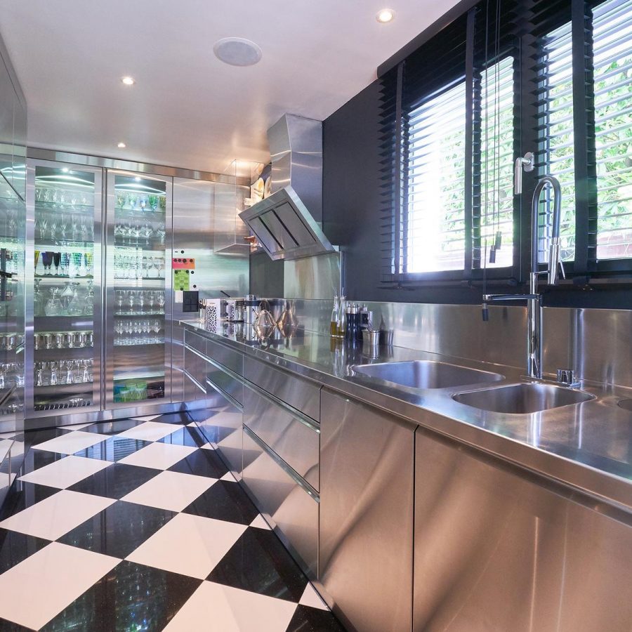 Beispiel Indoorkitchen Edelstahl